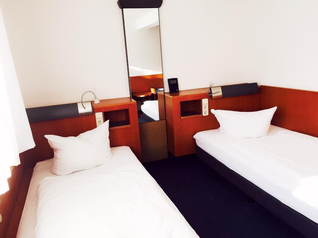 Hotel Imperial Βούρπεταλ Εξωτερικό φωτογραφία